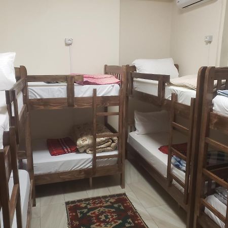 Hostel Oakland Tirana Zewnętrze zdjęcie