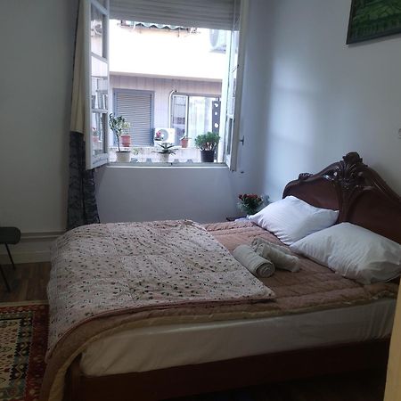 Hostel Oakland Tirana Zewnętrze zdjęcie