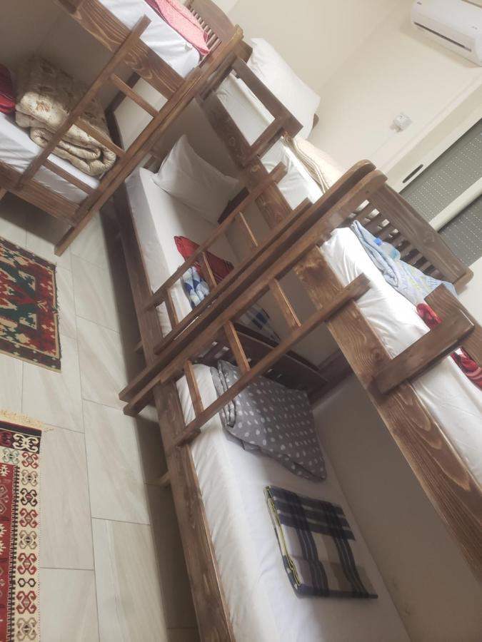 Hostel Oakland Tirana Zewnętrze zdjęcie