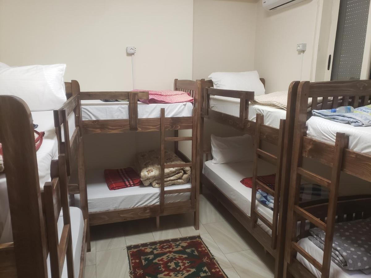 Hostel Oakland Tirana Zewnętrze zdjęcie