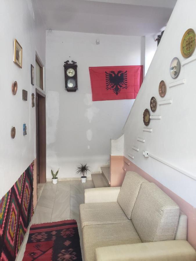 Hostel Oakland Tirana Zewnętrze zdjęcie