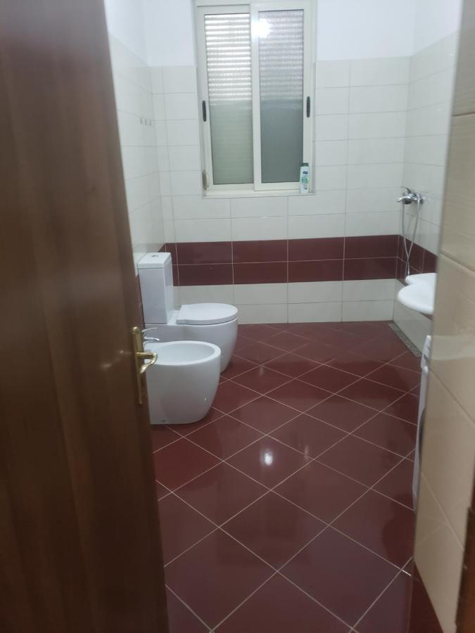 Hostel Oakland Tirana Zewnętrze zdjęcie