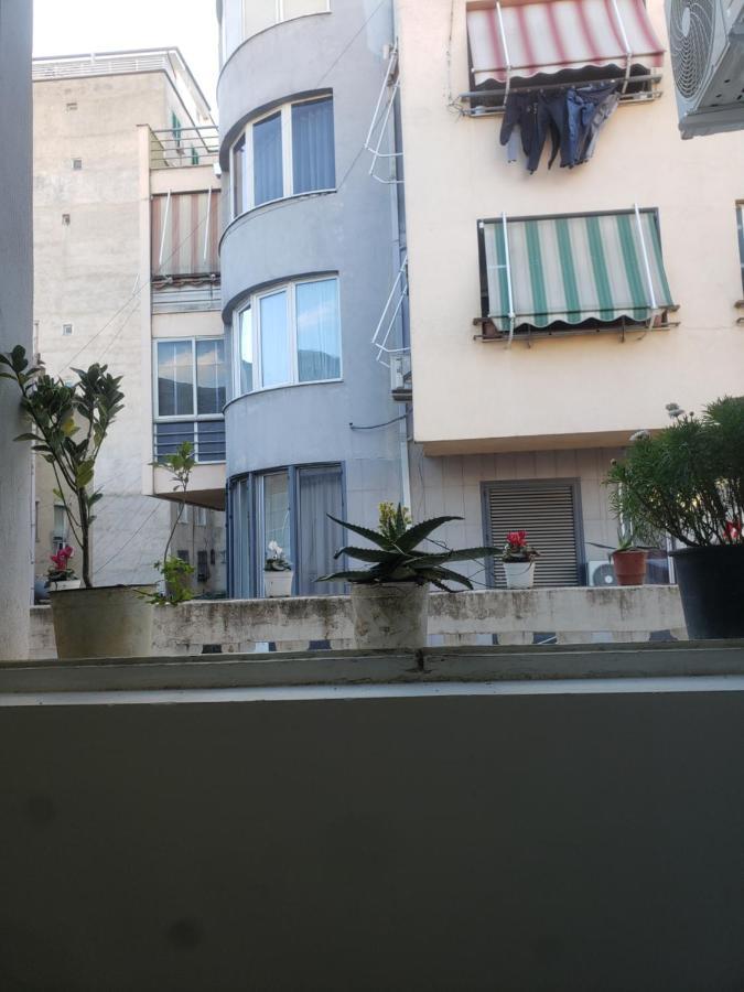 Hostel Oakland Tirana Zewnętrze zdjęcie