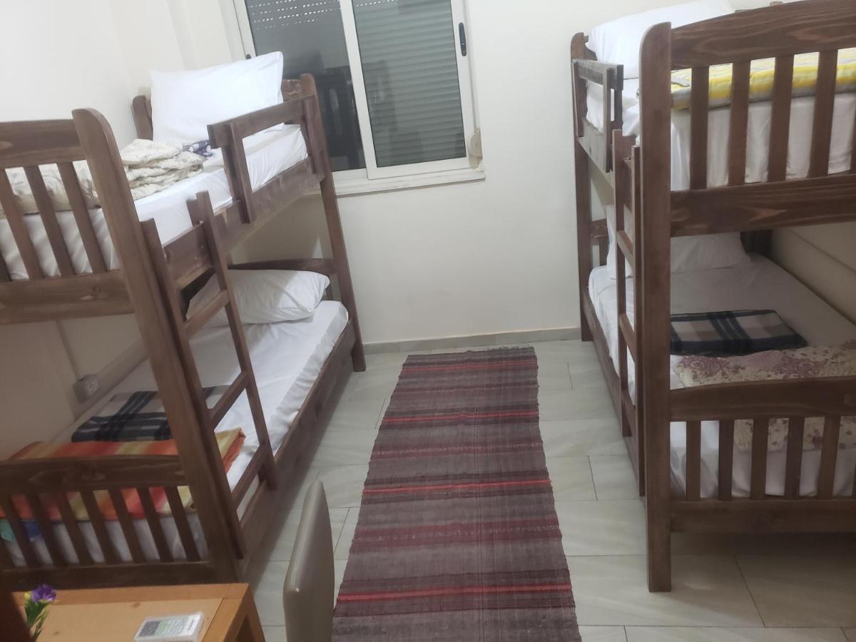 Hostel Oakland Tirana Zewnętrze zdjęcie