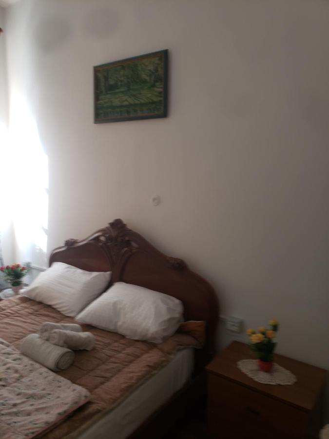 Hostel Oakland Tirana Zewnętrze zdjęcie