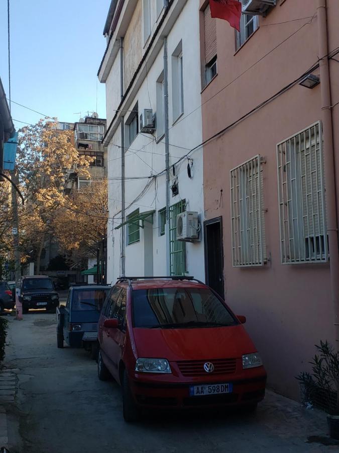 Hostel Oakland Tirana Zewnętrze zdjęcie