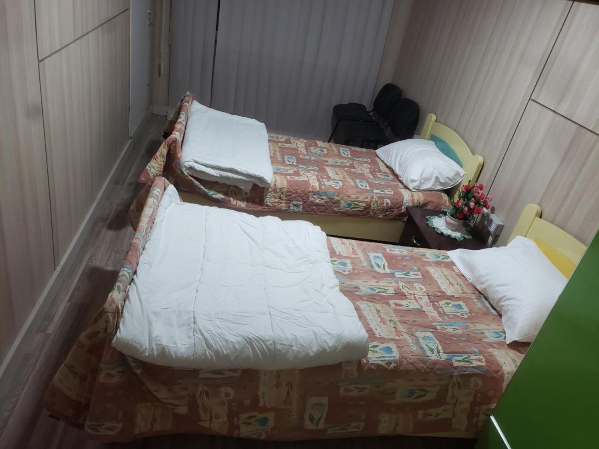 Hostel Oakland Tirana Zewnętrze zdjęcie
