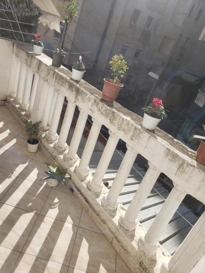 Hostel Oakland Tirana Zewnętrze zdjęcie