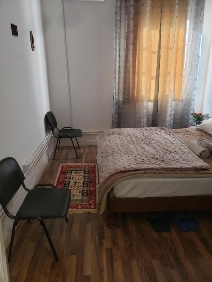 Hostel Oakland Tirana Zewnętrze zdjęcie