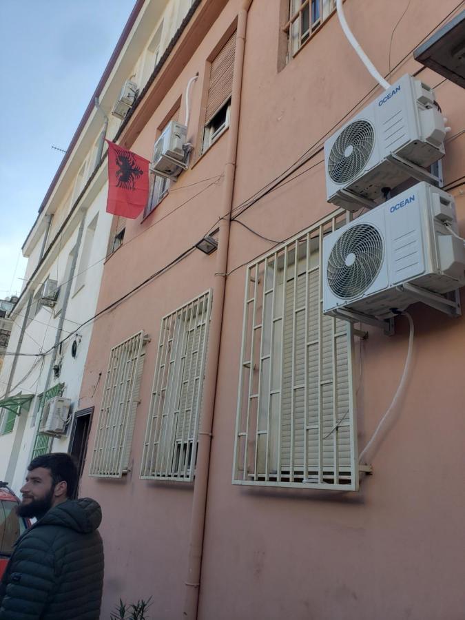 Hostel Oakland Tirana Zewnętrze zdjęcie