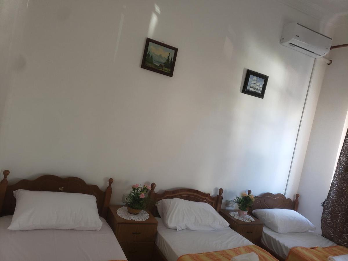 Hostel Oakland Tirana Zewnętrze zdjęcie