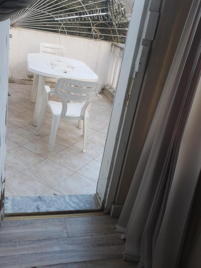 Hostel Oakland Tirana Zewnętrze zdjęcie