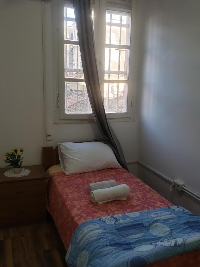 Hostel Oakland Tirana Zewnętrze zdjęcie