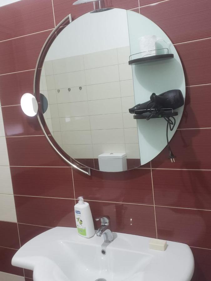 Hostel Oakland Tirana Zewnętrze zdjęcie