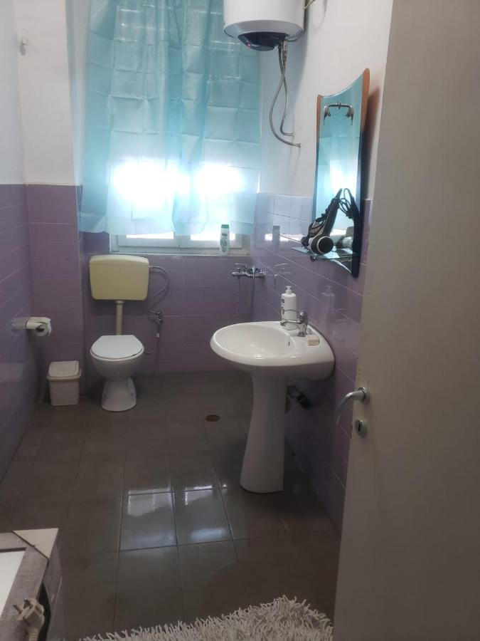 Hostel Oakland Tirana Zewnętrze zdjęcie
