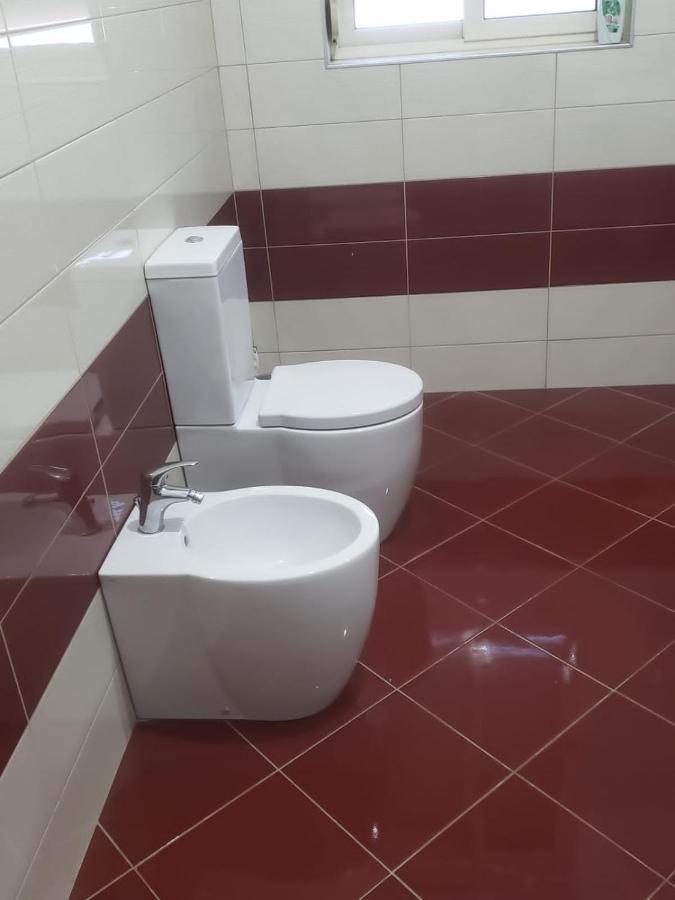 Hostel Oakland Tirana Zewnętrze zdjęcie