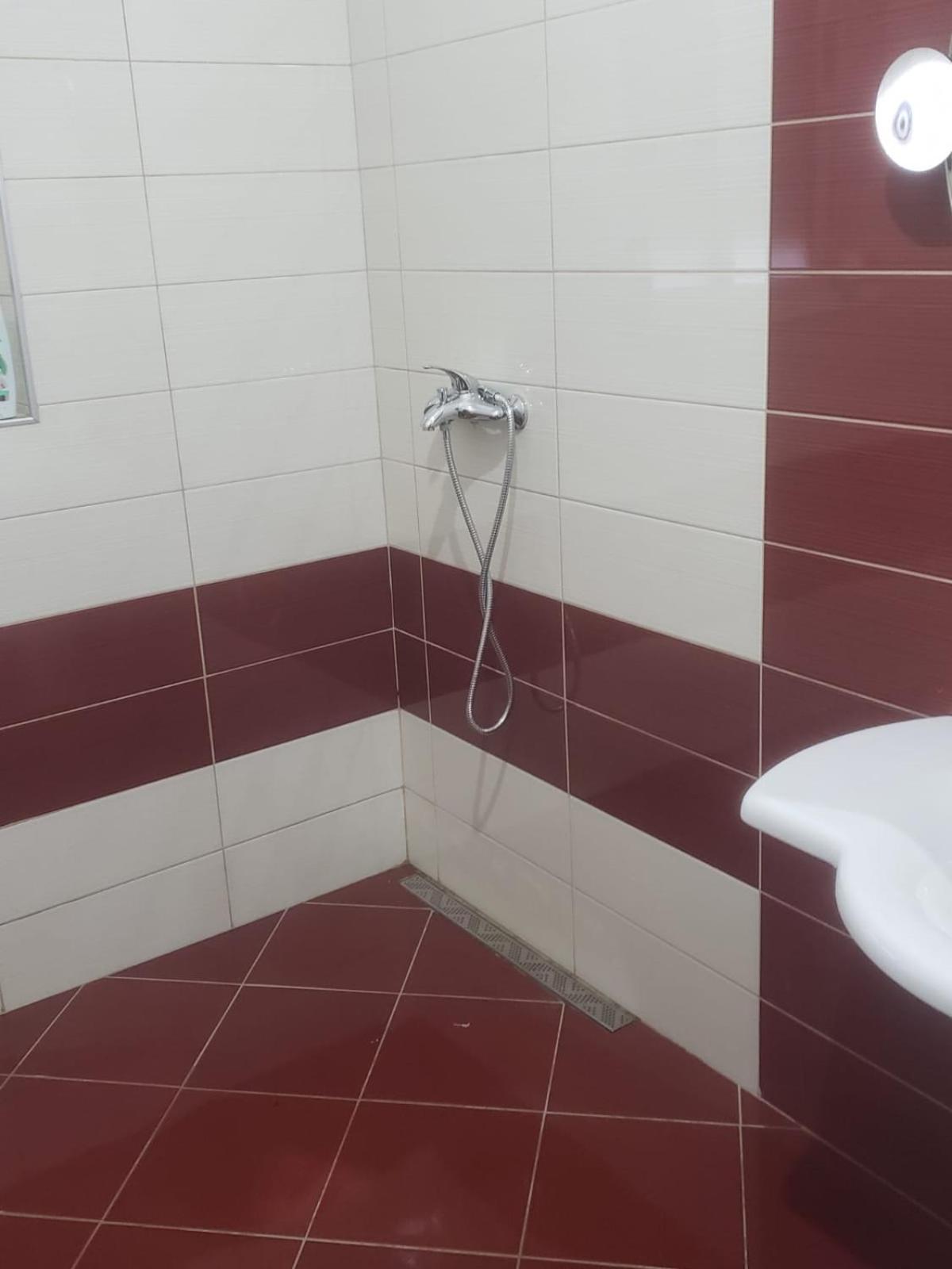 Hostel Oakland Tirana Zewnętrze zdjęcie